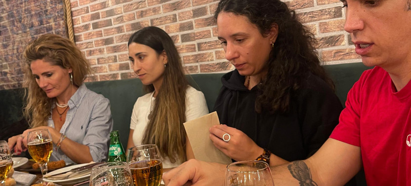 Barcelona Walking Tour: Explore Gaudi incl. Tapas and Drink