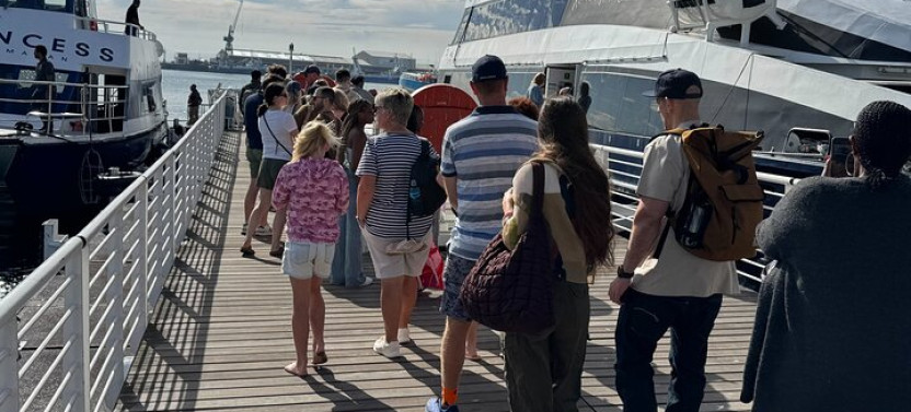 Group Table Mountain and Robben Island Tour with Pre-Booked Tickets