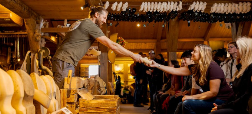 Zaanse Schans Windmill Village with Cheese Tasting & Clog Factory