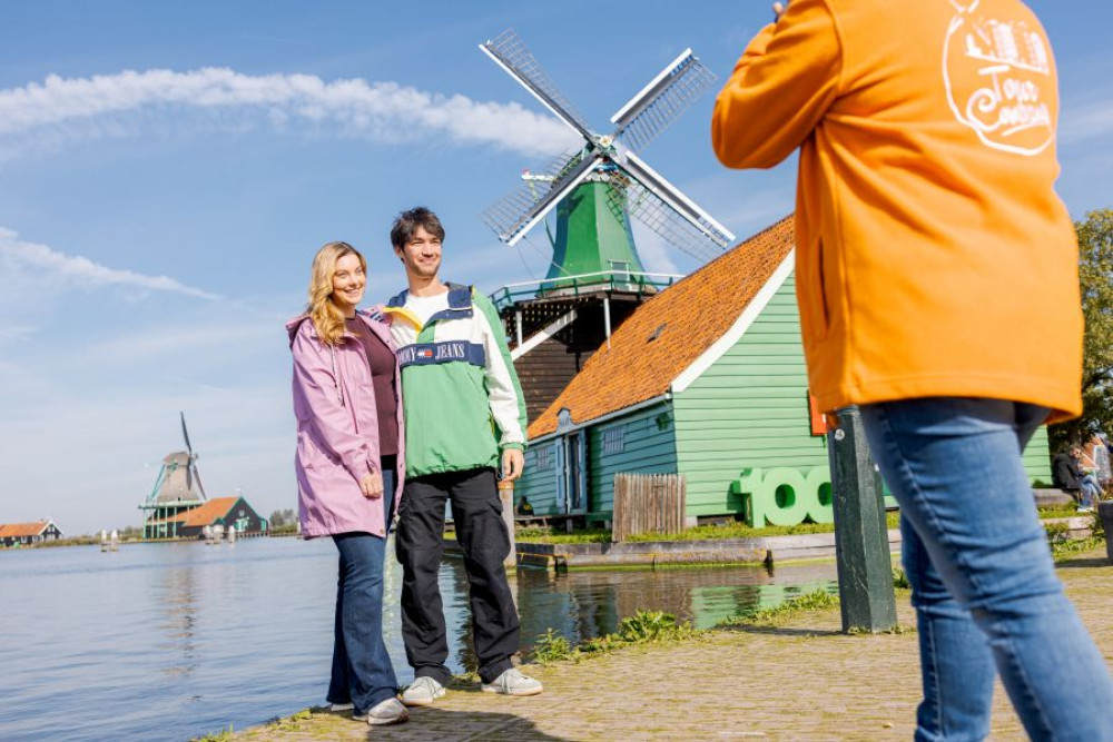 Live Guided Tour from Amsterdam: Zaanse Schans & Volendam