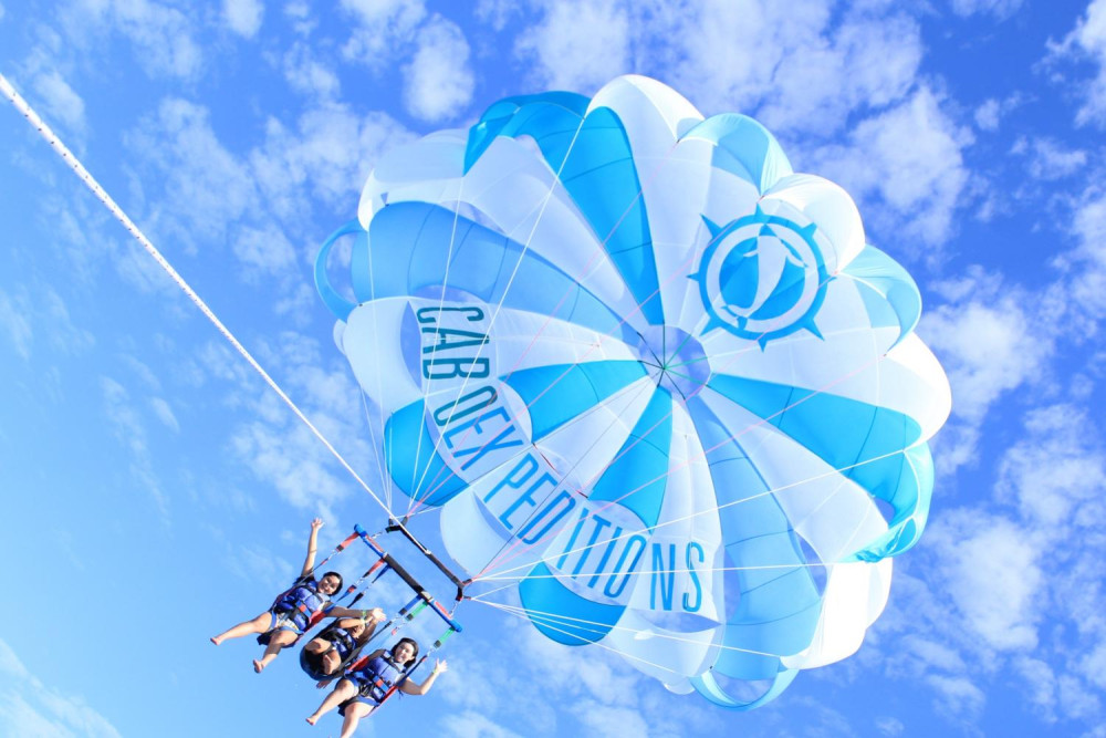 Parasailing Tour in Los Cabos Arch
