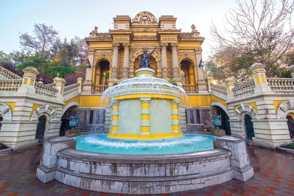 4-Day Santiago, Andes Wine Valley & Valparaíso Coastal Escape