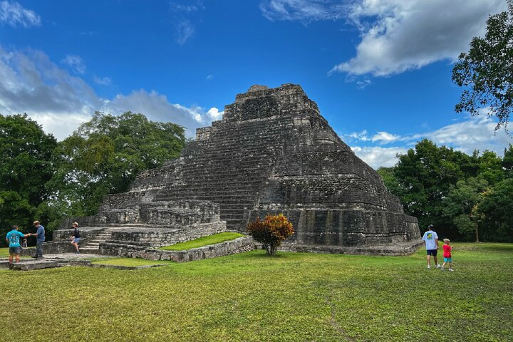 Chacchoben Mayan Ruins and Mahahual Lighthouse Combo Tour