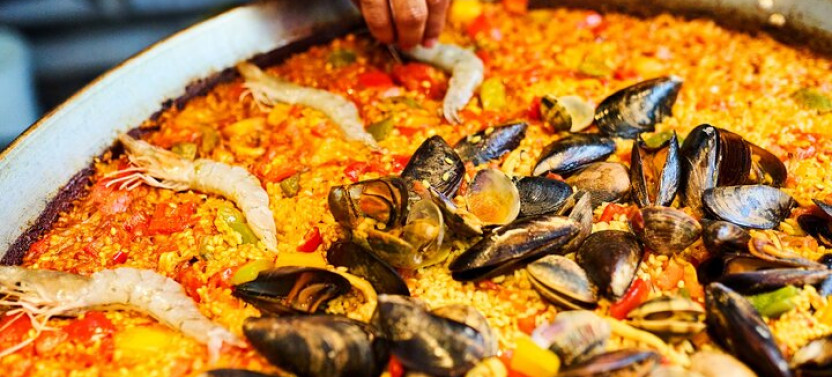 Private Paella Cooking Class And Market Visit With Personal Chef