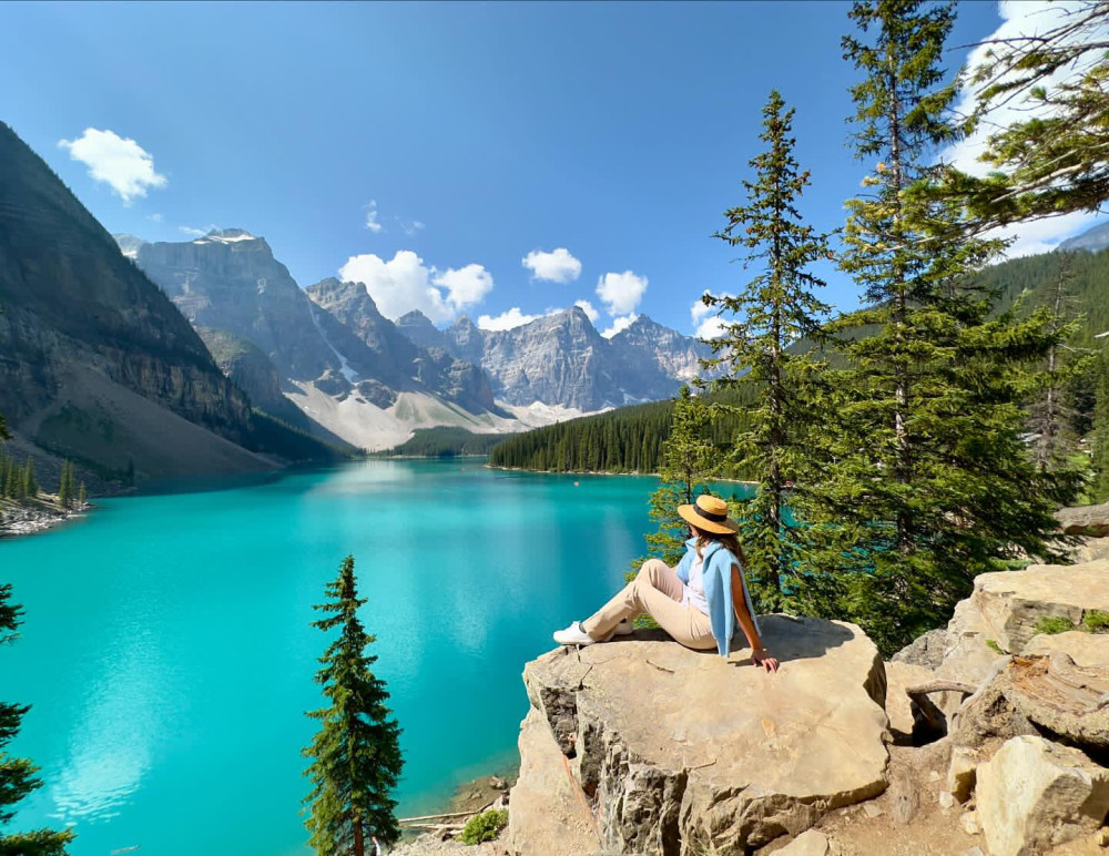 Explore Moraine Lake, Banff, Lake Louise & Minnewanka
