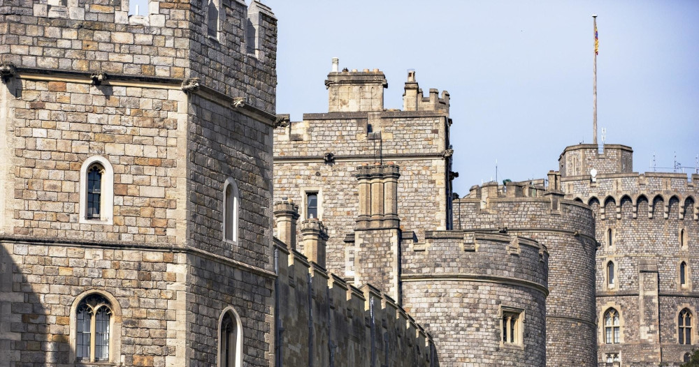 Stonehenge and Windsor Castle Private Car Tour