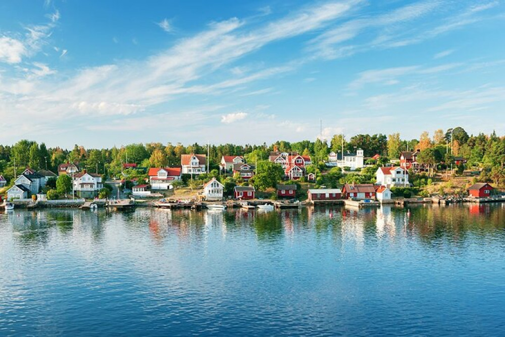Stockholm: Small Group Guided Archipelago Tour