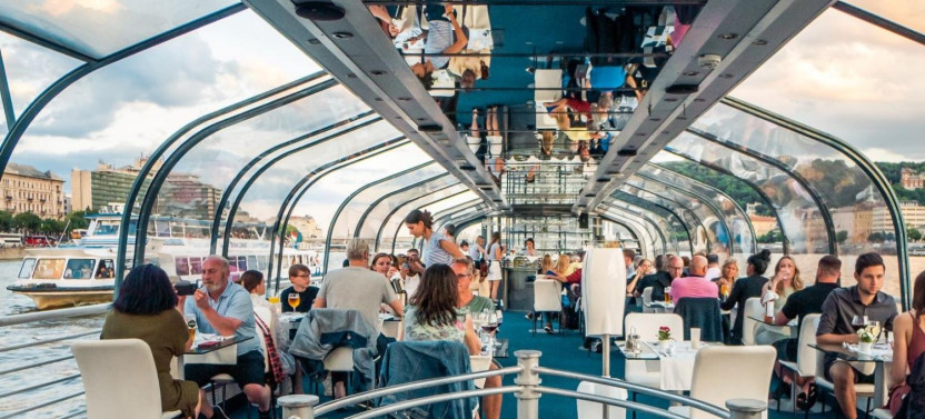 Candlelit Dinner River Cruise with Live Music