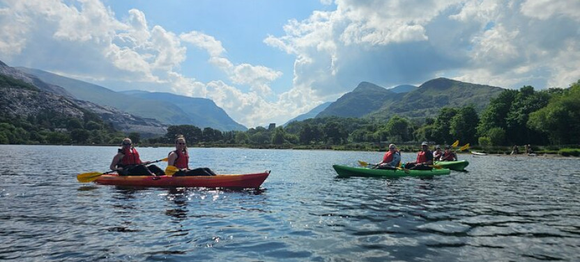 Small Group or Private: Snowdon Kayak Adventure on Llyn Padarn