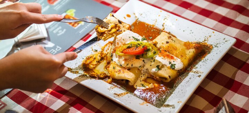 Evening Budapest Tipsy Food Tour With Wine Tasting and Local Guide