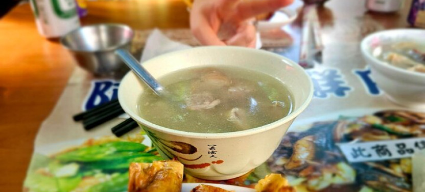 Taipei Food Tour Local Market with 12+ Tasters & Drinks Included