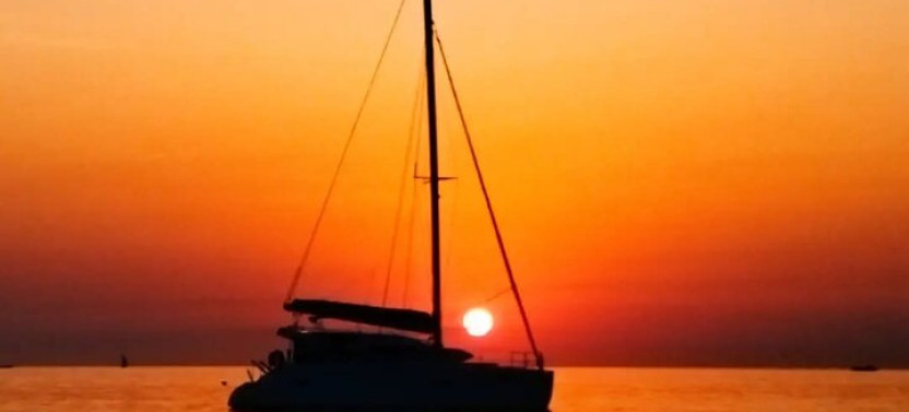 Luxury Kendwa Sunset Cruise Private Catamaran with Wine and Snacks