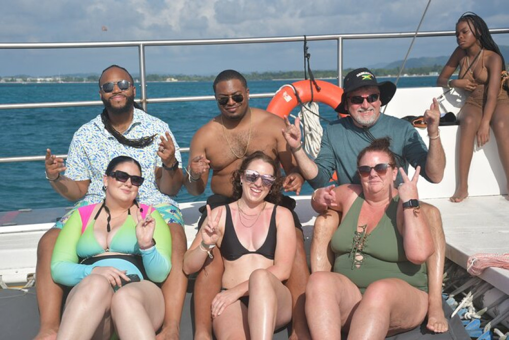 Negril Private Catamaran Cruise with Snorkeling and Drinks