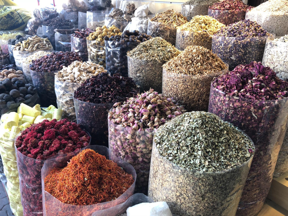 Private Bur Dubai Food Tour with a Licensed Guide Ali