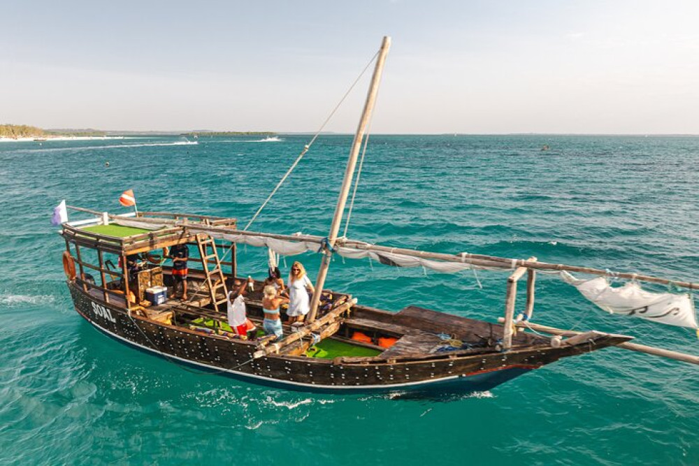 Mnemba Island Private Boat – Snorkel & Dolphin Adventure