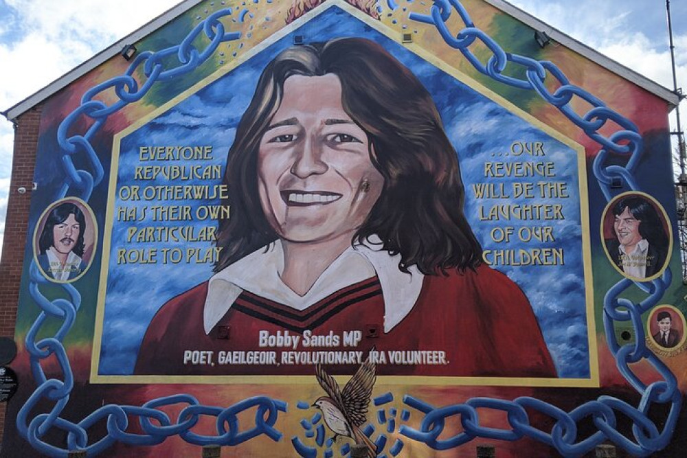 Small Group Belfast Political Murals, Street Art & Peace Walls Walking Tour
