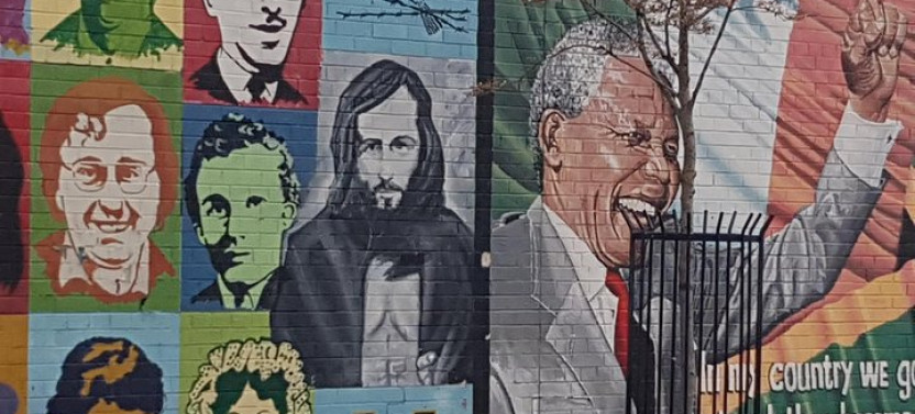 Small Group Belfast Political Murals, Street Art & Peace Walls Walking Tour