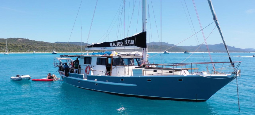 Major Tom Full Day Sailing With Snorkeling, Lunch & Beach Stop