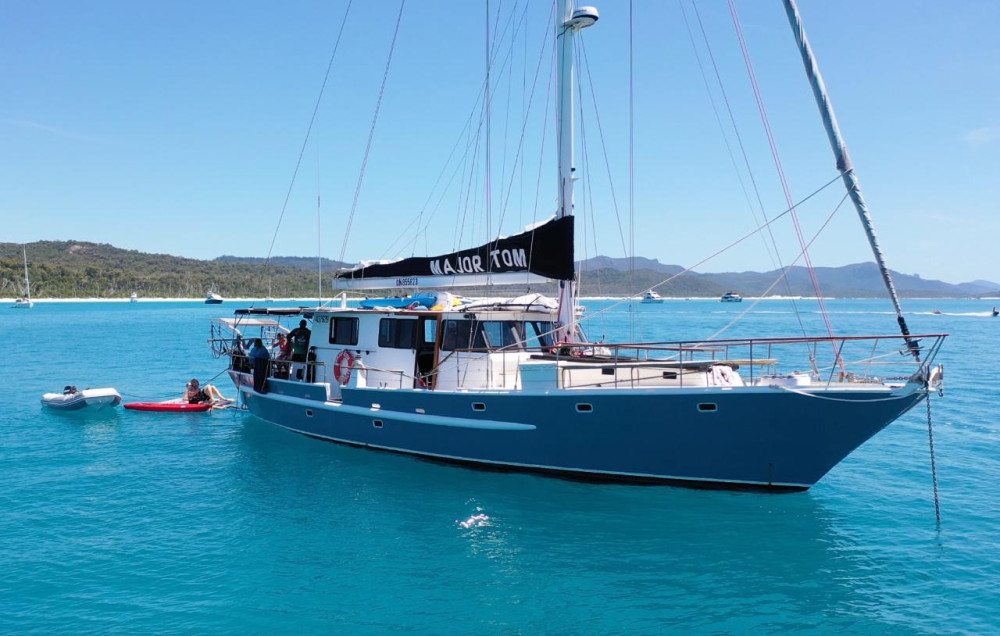 Major Tom Full Day Sailing With Snorkeling, Lunch & Beach Stop
