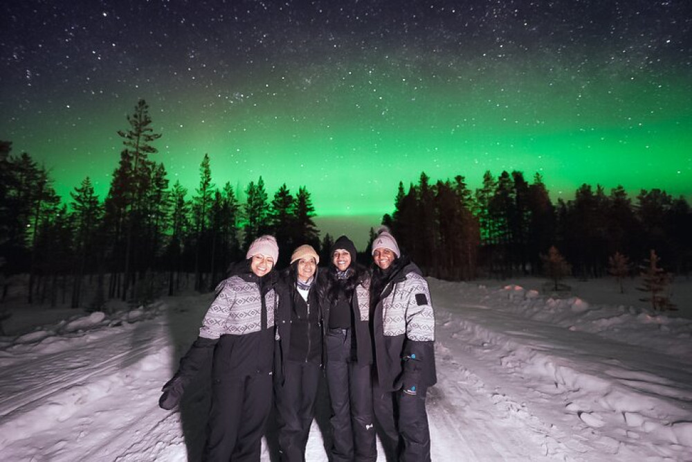 Rovaniemi: Private Northern Lights Pro Guaranteed - Unlimited