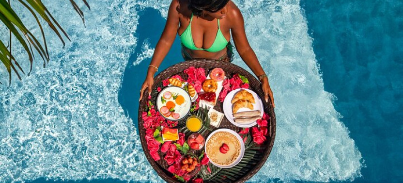 Curacao Floating Breakfast Photoshoot with Drone Videos & Mimosas