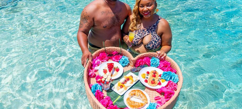 Curacao Floating Breakfast Photoshoot with Drone Videos & Mimosas