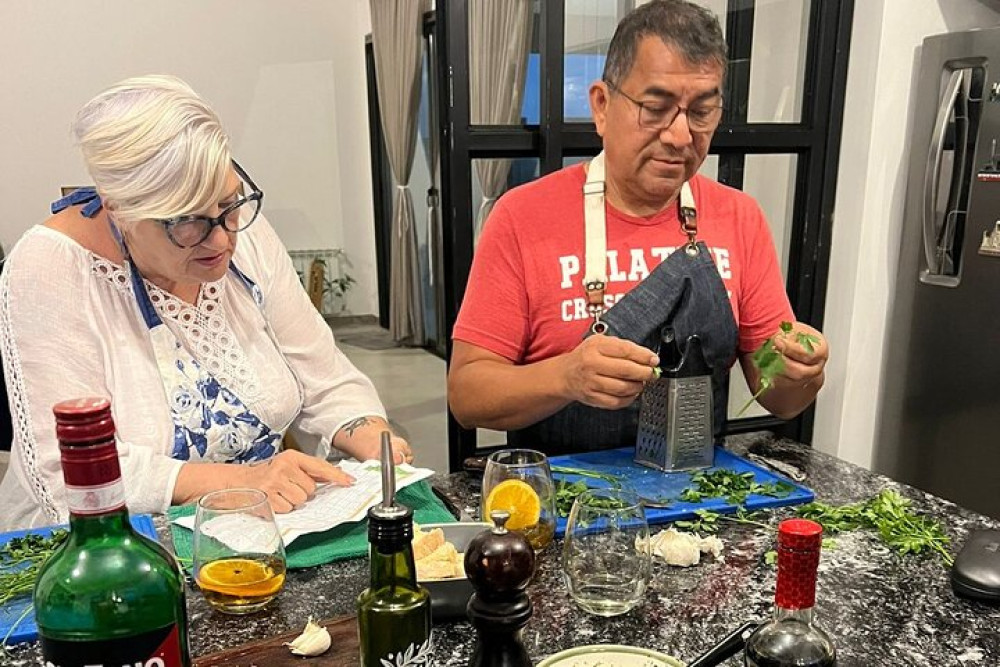 3-hour Mendoza Tasting Tour With 34 Traditional Argentine Flavors