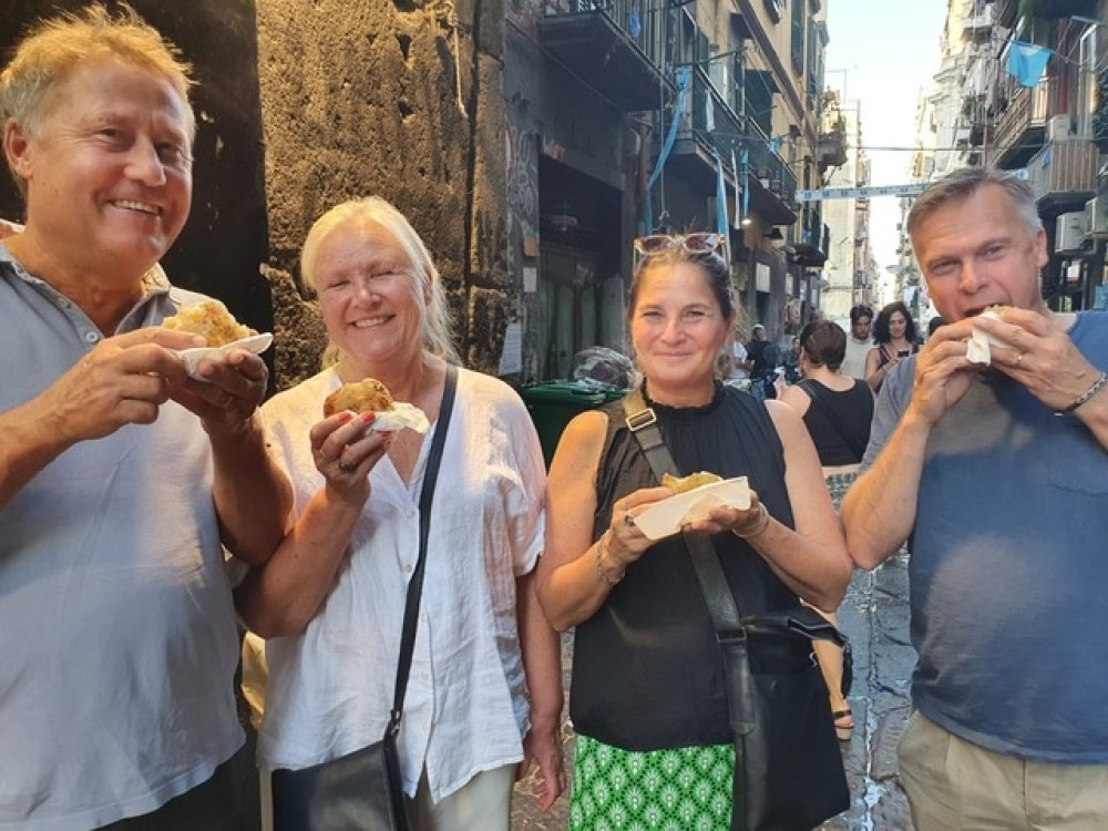Naples Pizza and Street Food Tour by Night