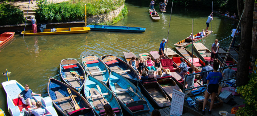 Shared Oxford University Punting Tour