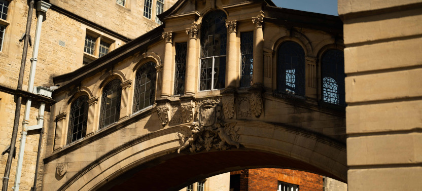 Shared Spanish Oxford Alumni-led Cambridge Walking Tour w/opt college