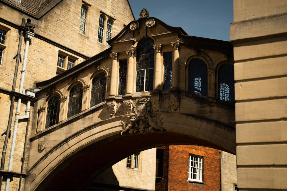 Shared Spanish Oxford Alumni-led Cambridge Walking Tour w/opt college