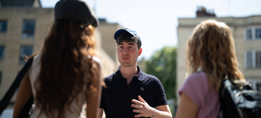 Shared Spanish Oxford Alumni-led Cambridge Walking Tour w/opt college