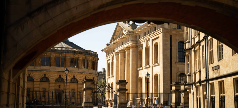Shared Spanish Alumni-led Oxford Walking Tour & Punting