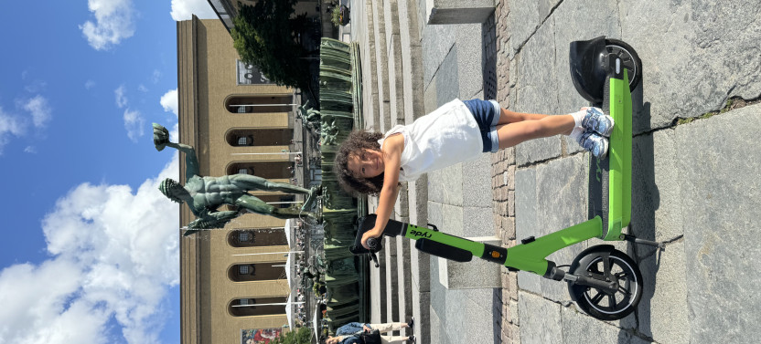 Private Scooter Tour in Gothenburg with Pickup