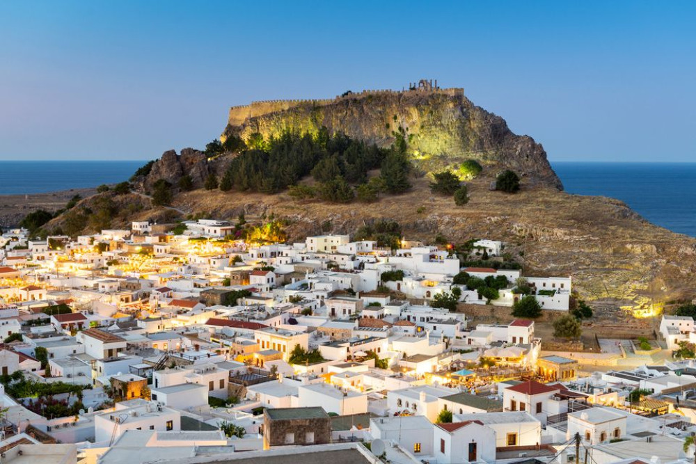 Evening Bus Tour to Lindos Village with Free Time and Scenic Viewpoint