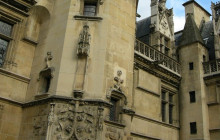 Paris in person2