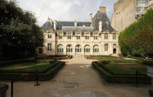 Paris in person6