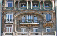 Paris in person1