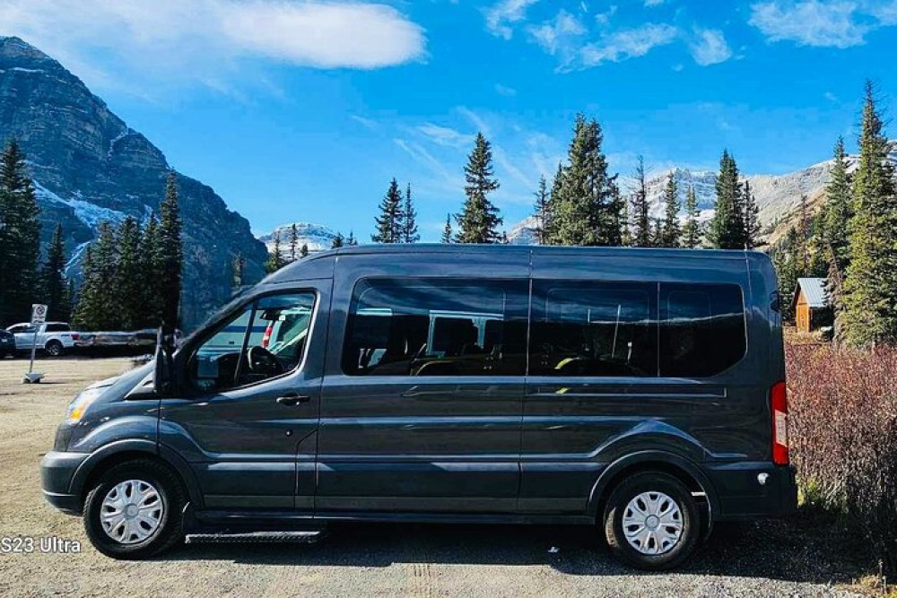 Private Airport Transfer from Calgary to Lake Louise