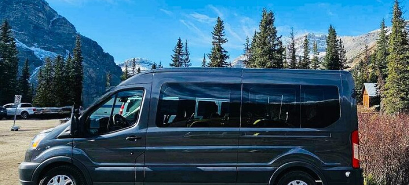 Private Transfer from Lake Louise to Calgary or Calgary Airport