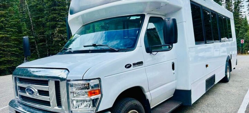 Private Transfer from Lake Louise to Calgary or Calgary Airport