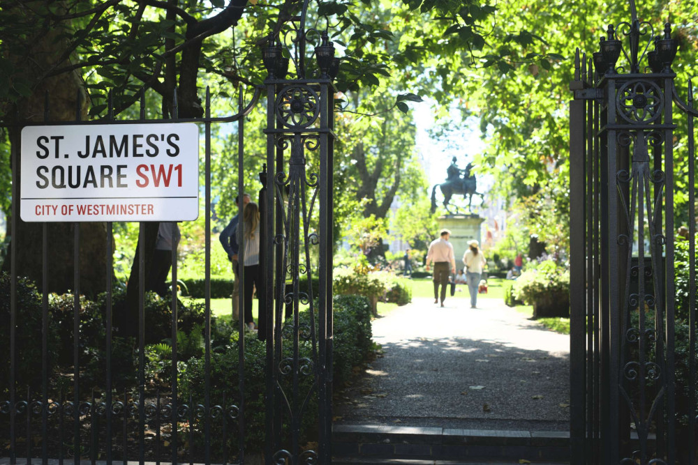 Small Group Expert-led London Welcome Tour