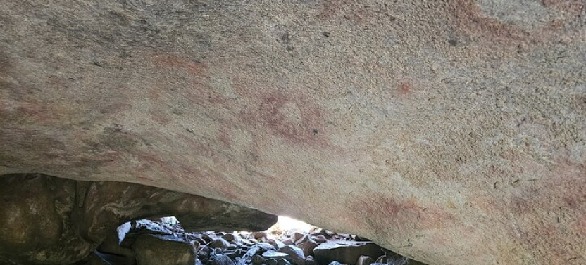 Private Wave Rock & Mulka’s Cave Day Tour with Aussie BBQ