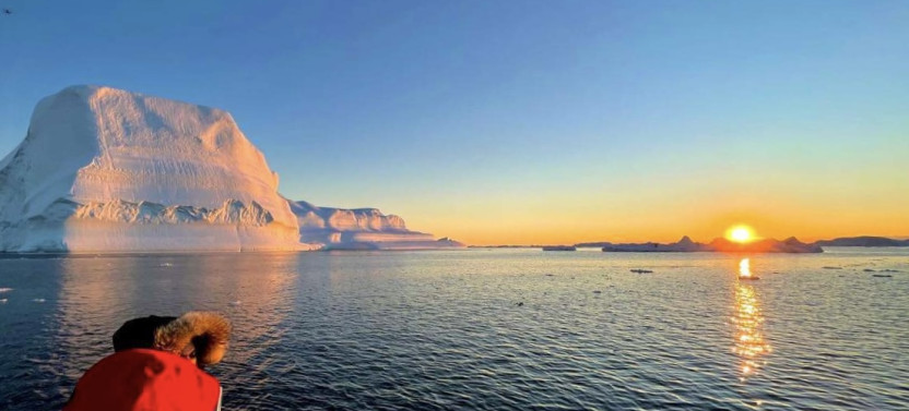 Ilulissat Icefjord Boat Tour with Icebergs & Hot Drinks