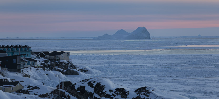 Autumn & Winter Icefjord Boat Tour with Hot Drinks in Ilulissat