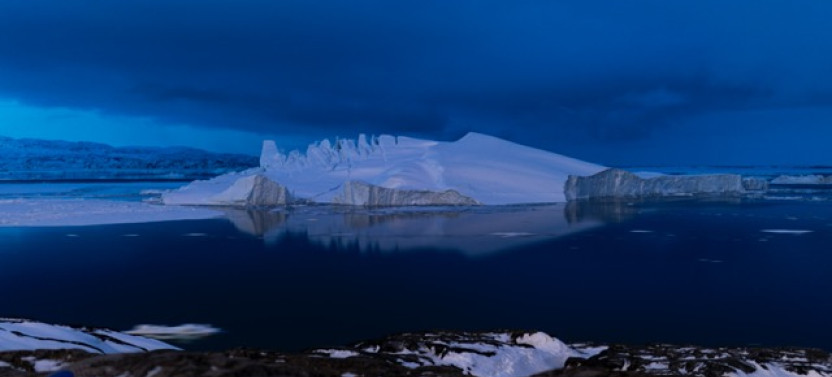 Autumn & Winter Icefjord Boat Tour with Hot Drinks in Ilulissat