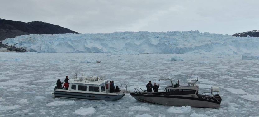 High-Speed Qorsuk Boat Rental Through Ilulissat Icefjord with Captain