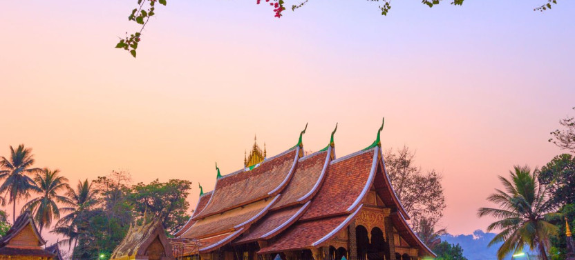 Luang Prabang: Temples, National Museum and Night Market Private Tour