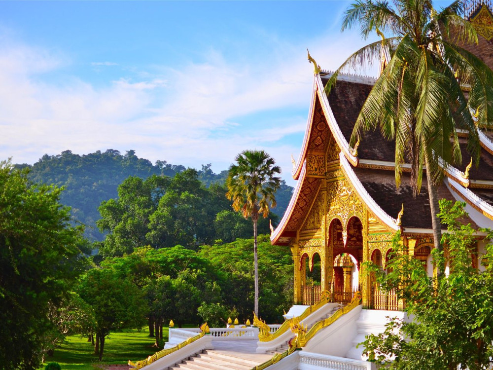 Luang Prabang: Alm Giving offering, Buddish Temples and Phu Si Hill Private