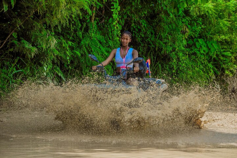 Universal Excursiones